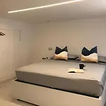 Ficurinia Bnb